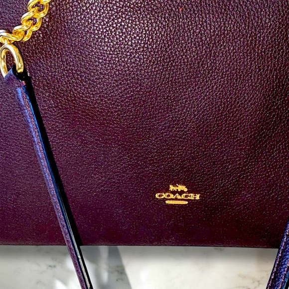 NEW WITH TAGS! Authentic COACH Oxblood Pebble Leather Turnlock Chain Tote Bag! - Picture 3 of 16